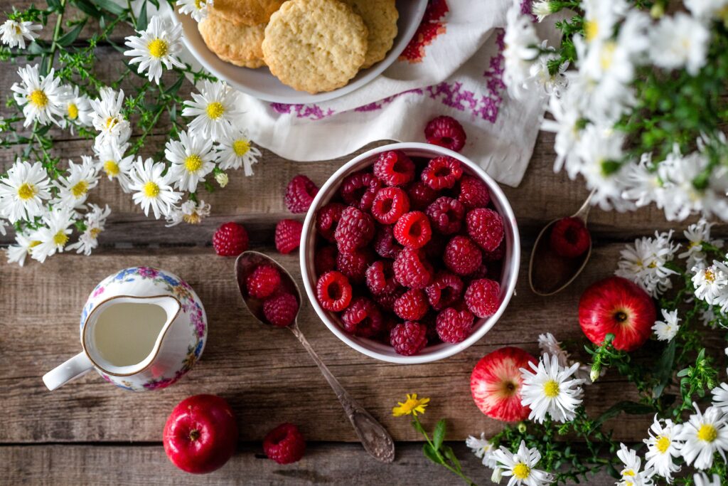 Как вырастить малину на даче? 2 table nature plant raspberry fruit berry 1193302 pxhere.com